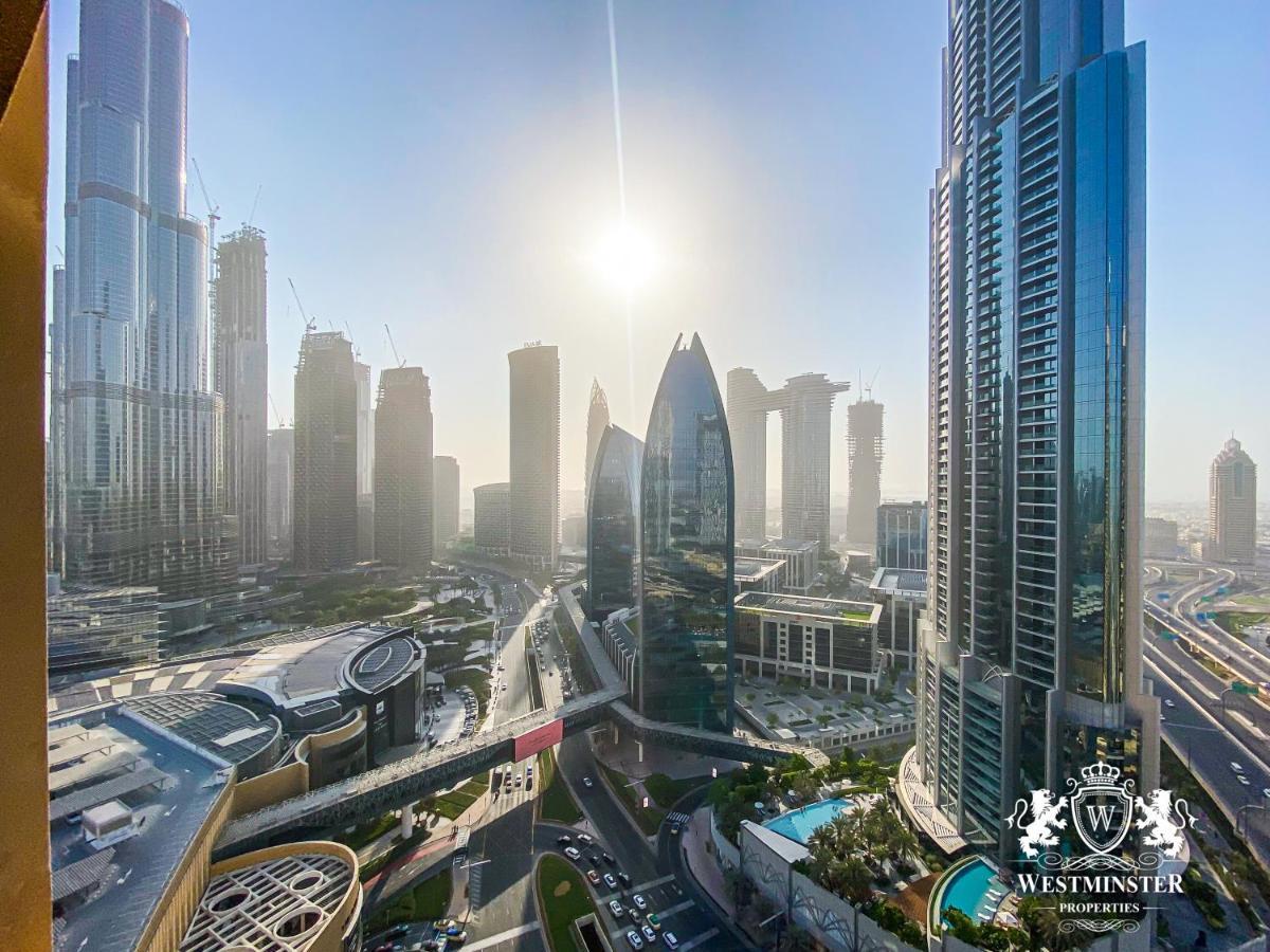 Westminster Dubai Mall Exteriér fotografie View of the Dubai skyline from the Westin