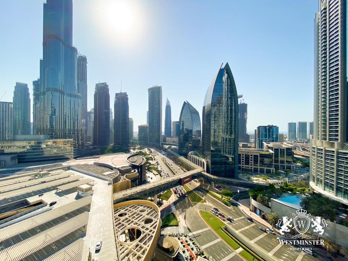 Westminster Dubai Mall Exteriér fotografie View of the Business Bay skyline