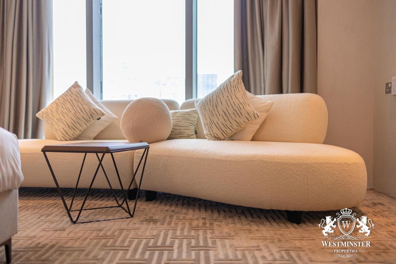Westminster Dubai Mall Exteriér fotografie A sofa