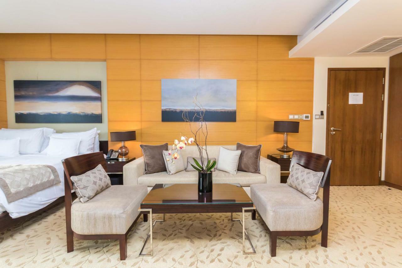 Westminster Dubai Mall Exteriér fotografie A suite at the Jumeirah Emirates Towers Hotel