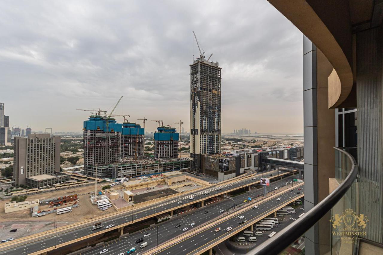 Westminster Dubai Mall Exteriér fotografie View of Al Wasl from the 1001 Nights Hotel